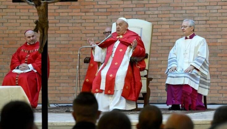 İki kez ölümden dönen Papa görevine devam edecek mi?