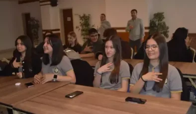 Cunda Lisesi’nde İşaret Dili Eğitimi Başladı