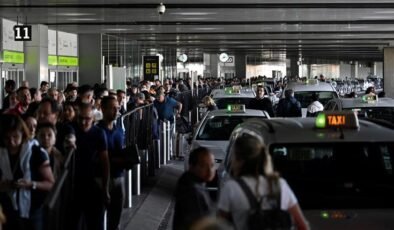 Elektriklerin kesildiği ülkede OHAL ilan edildi