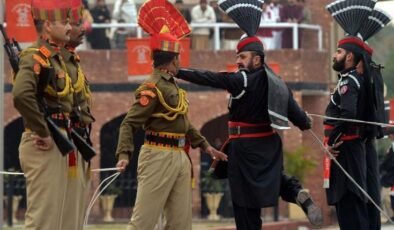 Pakistan’dan Hindistan’a ‘şiddetle karşılık veririz’ uyarısı